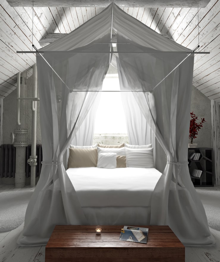 Canopy bed in white color