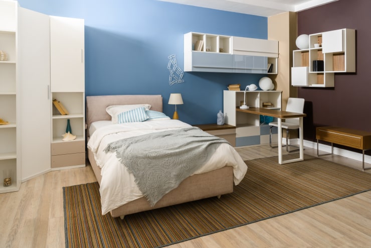 A bedroom with unusual color combinations